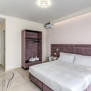 Private Bathroom King Room